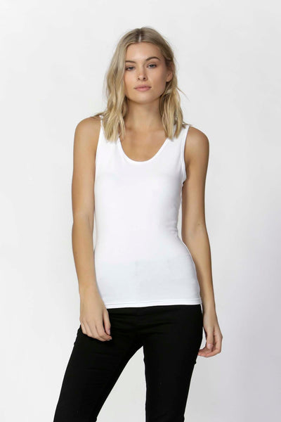 Betty Basics Emma Top in White - Hey Sara