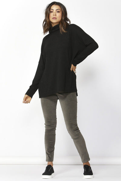 Betty Basics Ivo Cosy Pullover in Black - Hey Sara