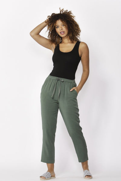 Betty Basics Jackson Crop Pant in Forest - Hey Sara