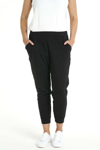 Betty Basics Lindsay Jogger Pant in Black - Hey Sara