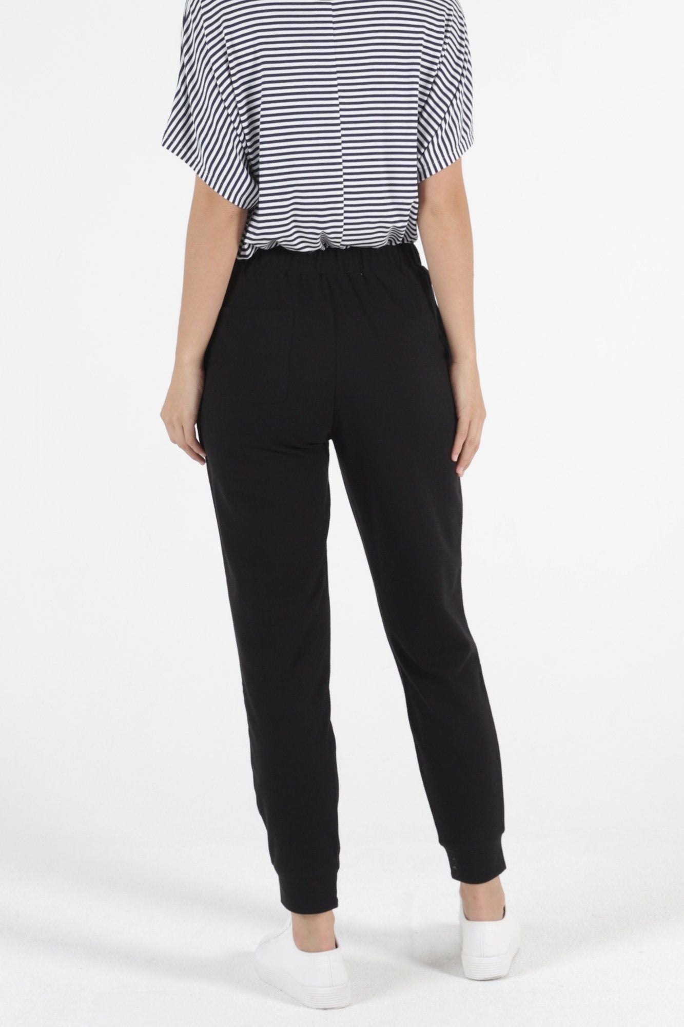 Betty Basics Lindsay Jogger Pant in Black - Hey Sara