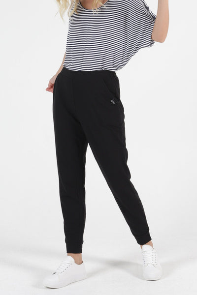 Betty Basics Lindsay Jogger Pant in Black - Hey Sara