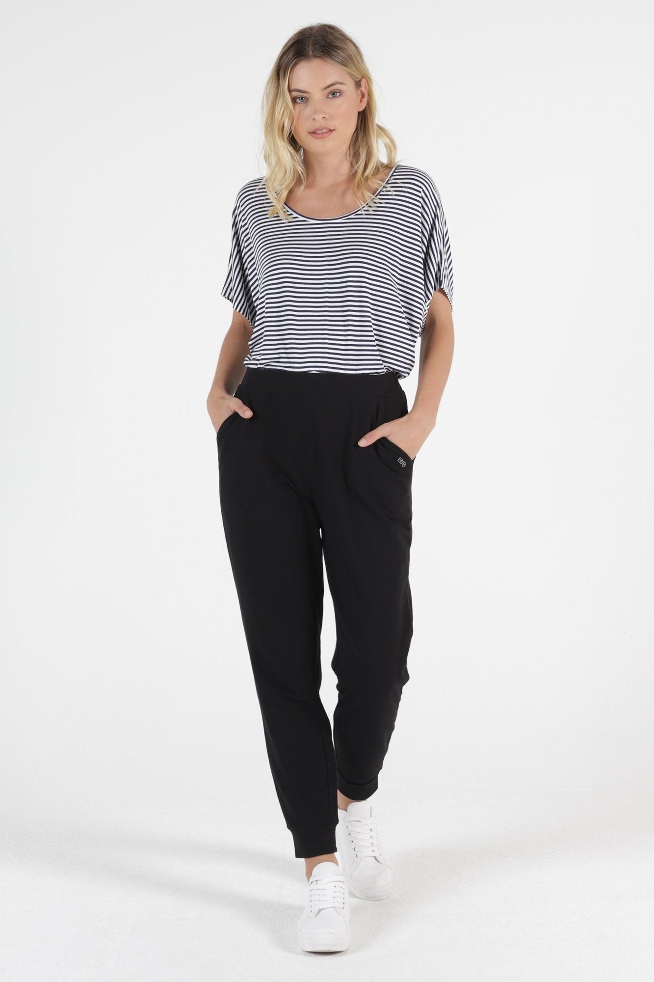 Betty Basics Lindsay Jogger Pant in Black - Hey Sara