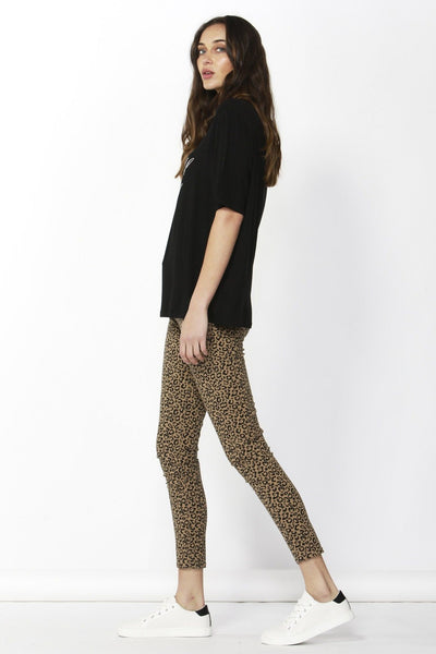 Betty Basics Los Angeles Tee in Black - Hey Sara