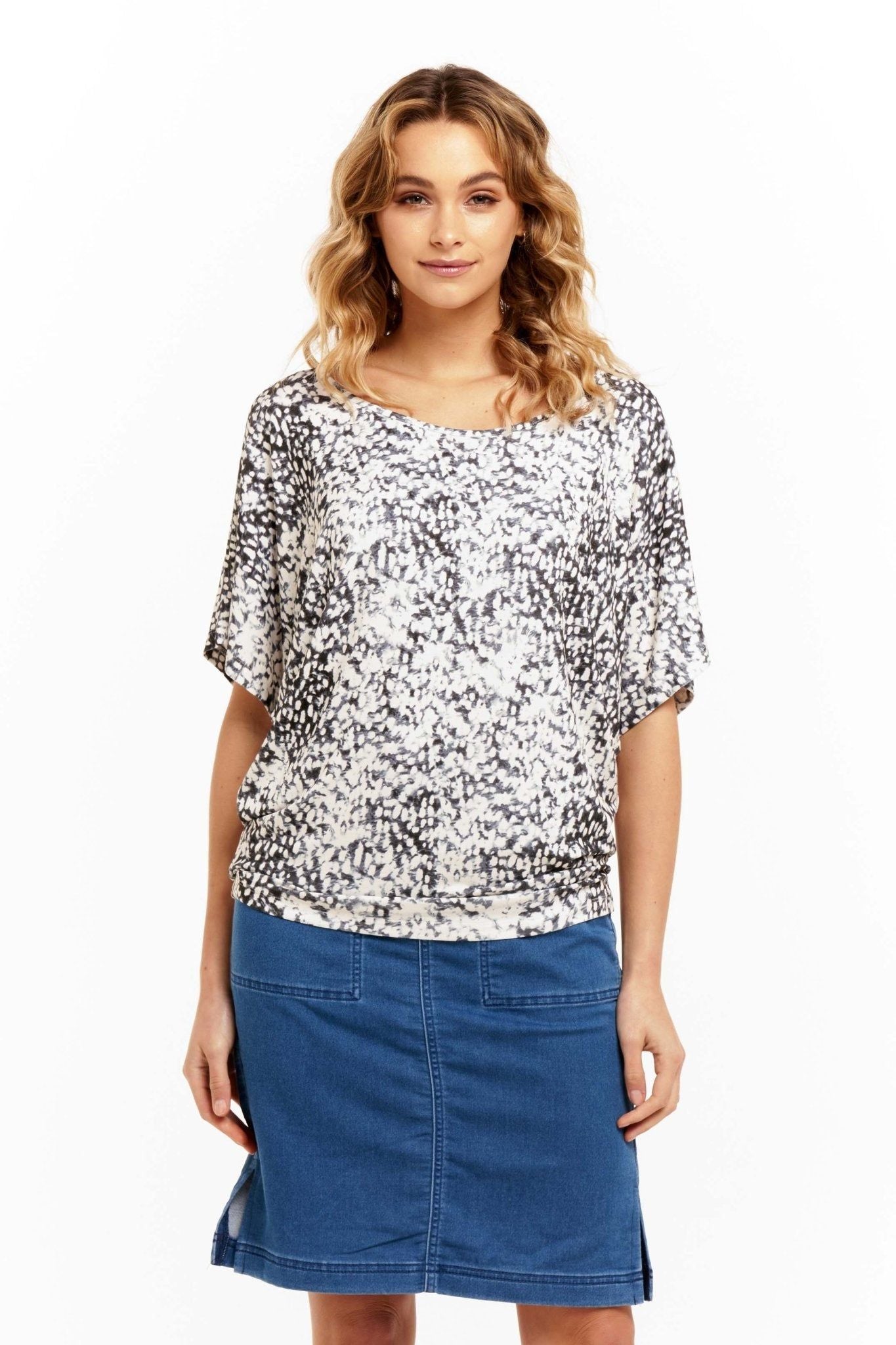 Betty Basics Maui Tee in Spotty - Hey Sara