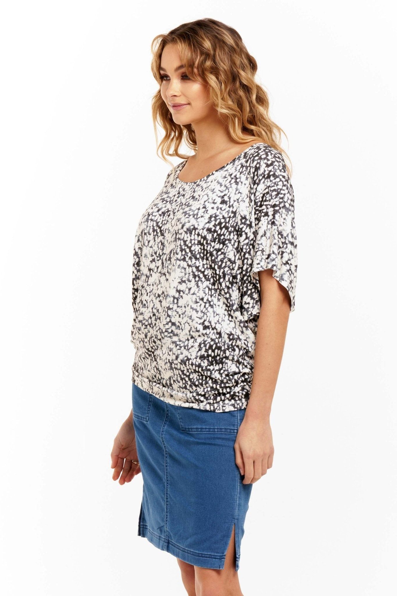 Betty Basics Maui Tee in Spotty - Hey Sara