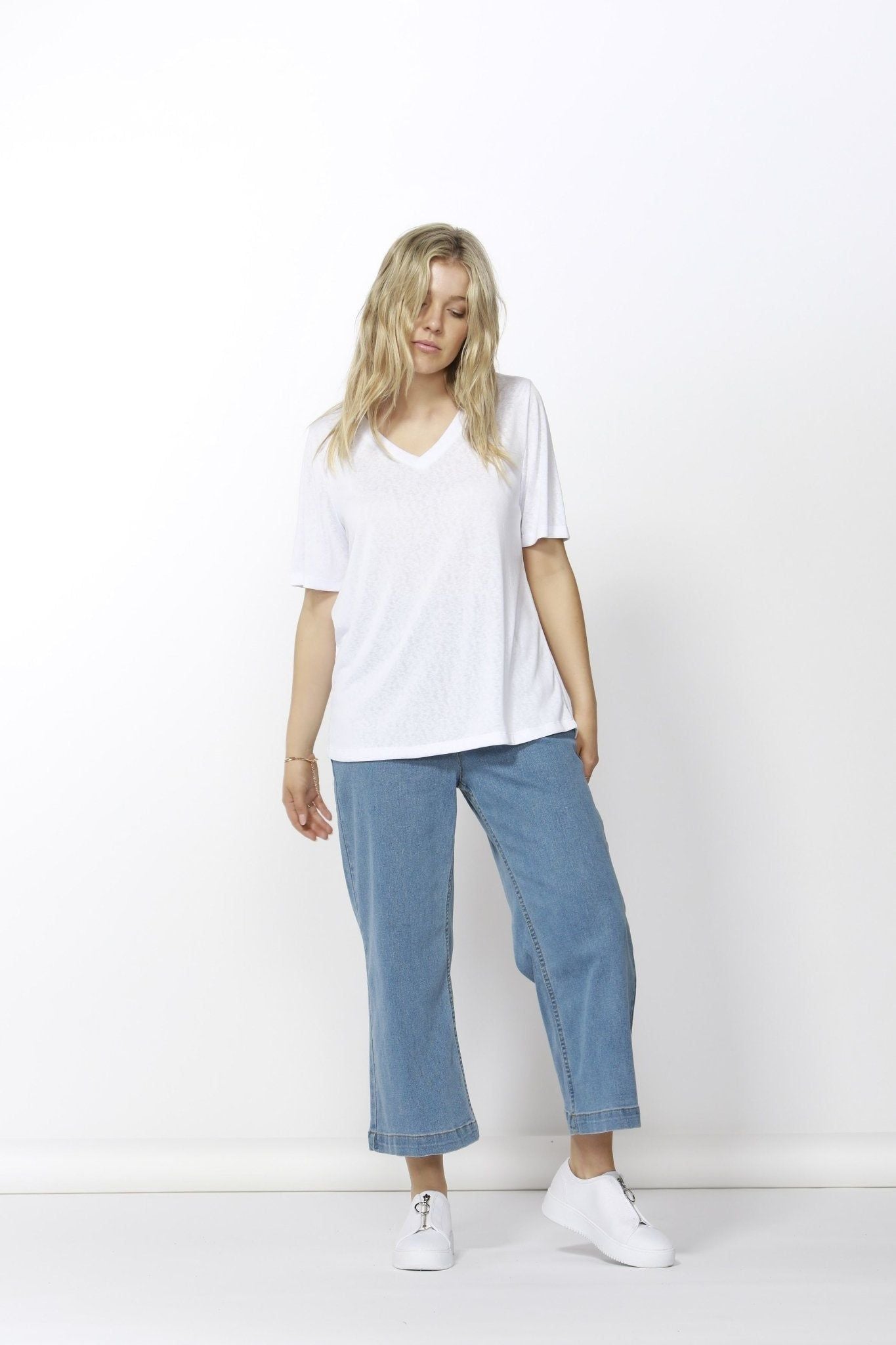 Betty Basics Messina V-Neck Tee in White - Hey Sara